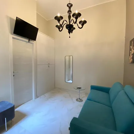 La Fitolacca Λέτσε