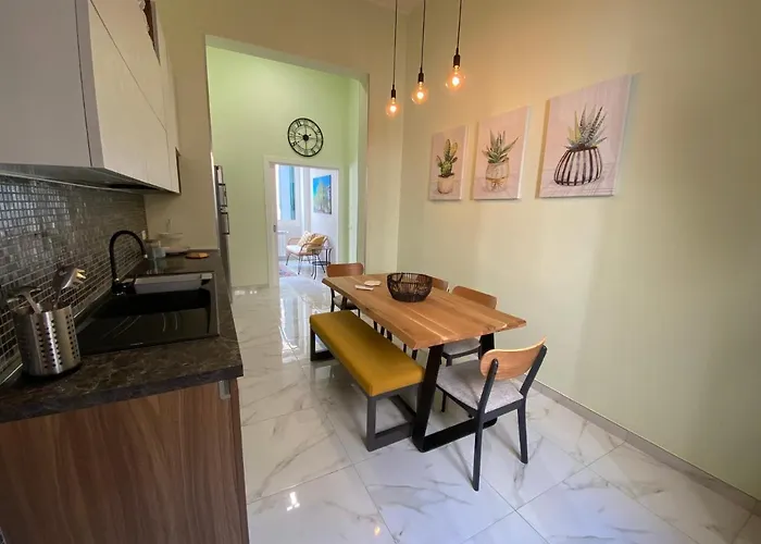 La Fitolacca 3* לצ'ה