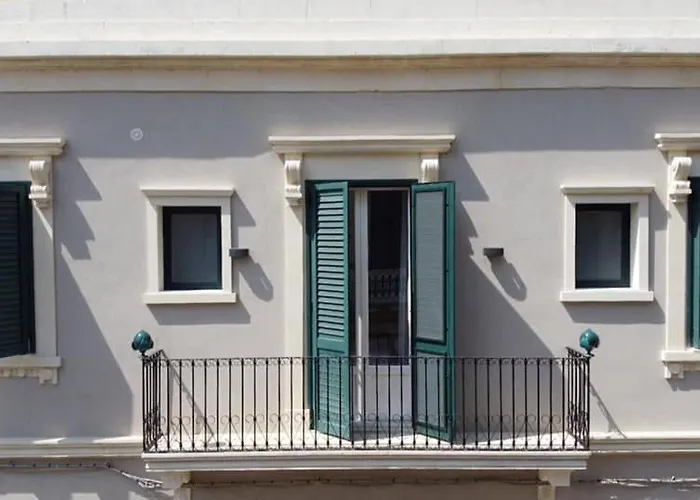 לינה וארוחת בוקר La Fitolacca 3*